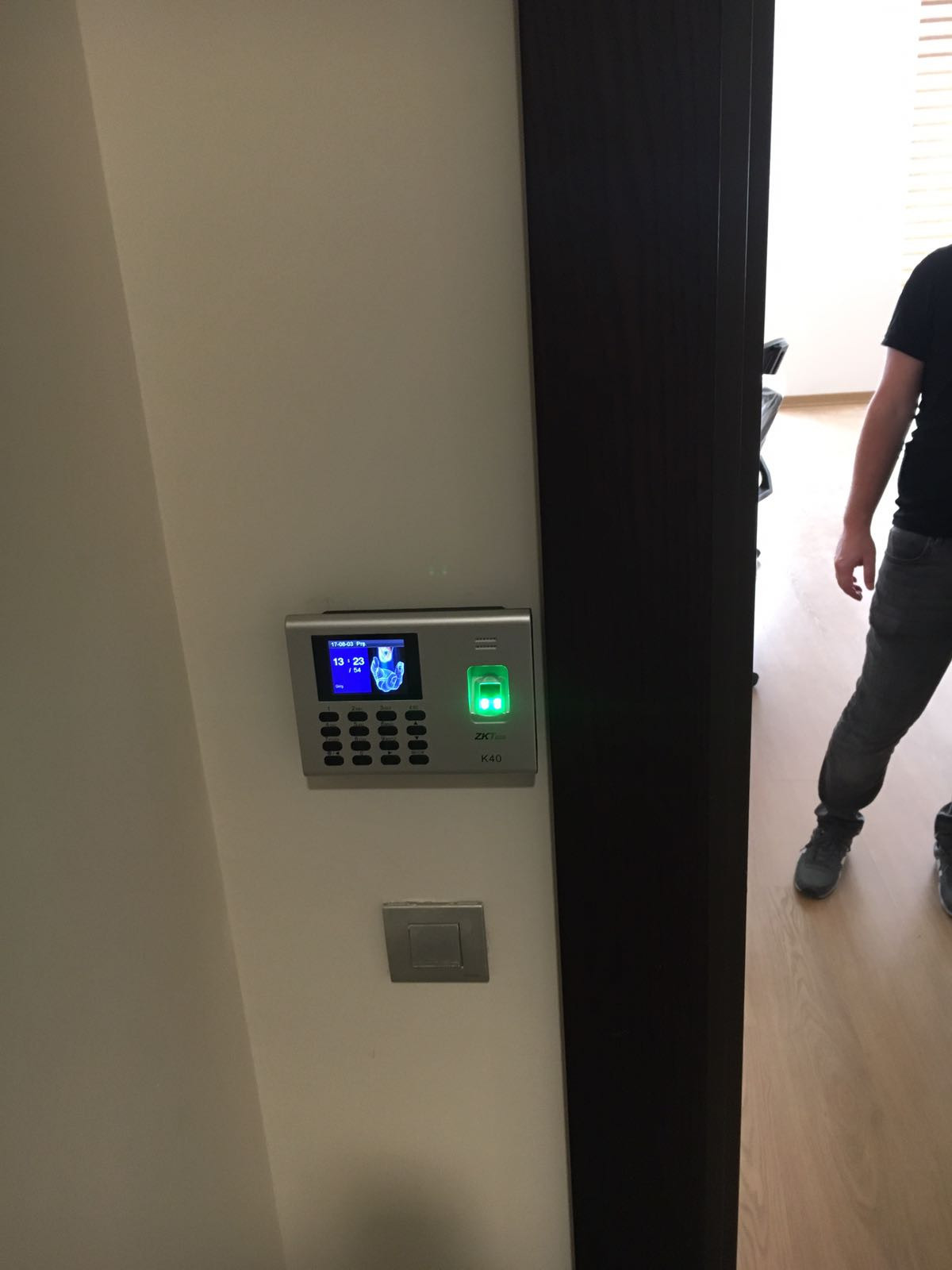 K40-ID Parmak İzi Okuyucu Montaj Görüntüleri